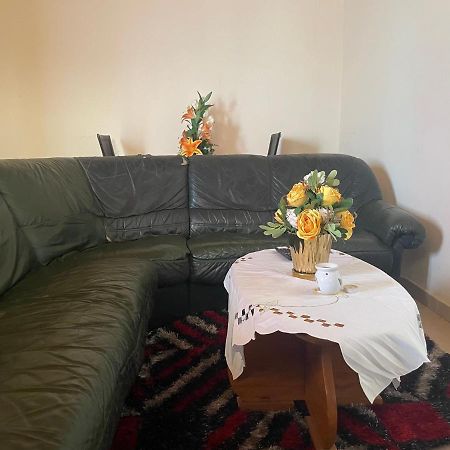 Km'S Cozy Spacious Calm Appart Meuble Yaoundé エクステリア 写真
