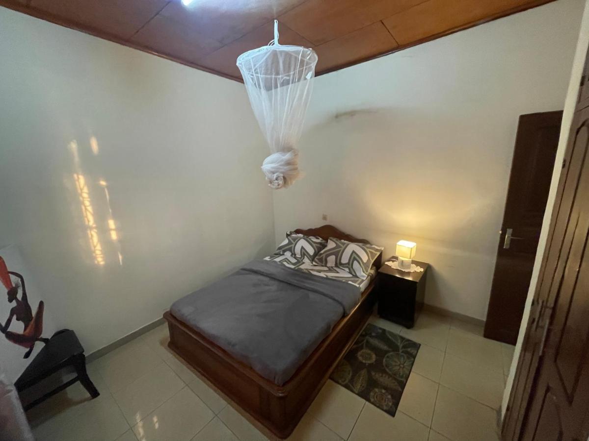 Km'S Cozy Spacious Calm Appart Meuble Yaoundé エクステリア 写真