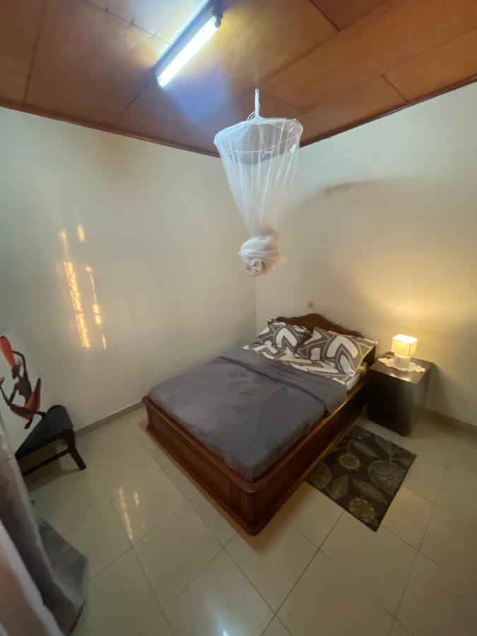 Km'S Cozy Spacious Calm Appart Meuble Yaoundé エクステリア 写真