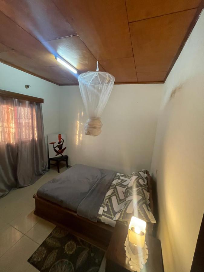Km'S Cozy Spacious Calm Appart Meuble Yaoundé エクステリア 写真