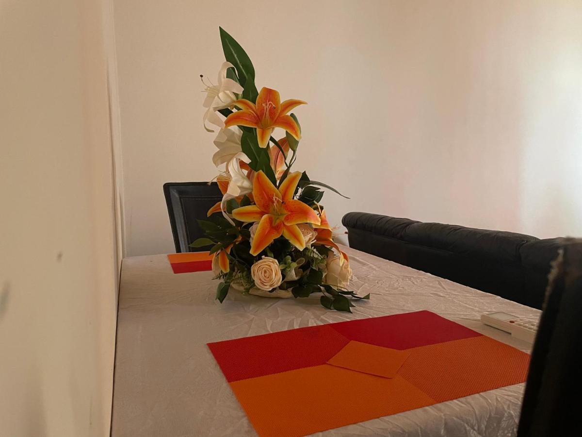 Km'S Cozy Spacious Calm Appart Meuble Yaoundé エクステリア 写真